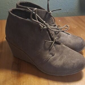 Cloudsteppers By Clarks Size 8